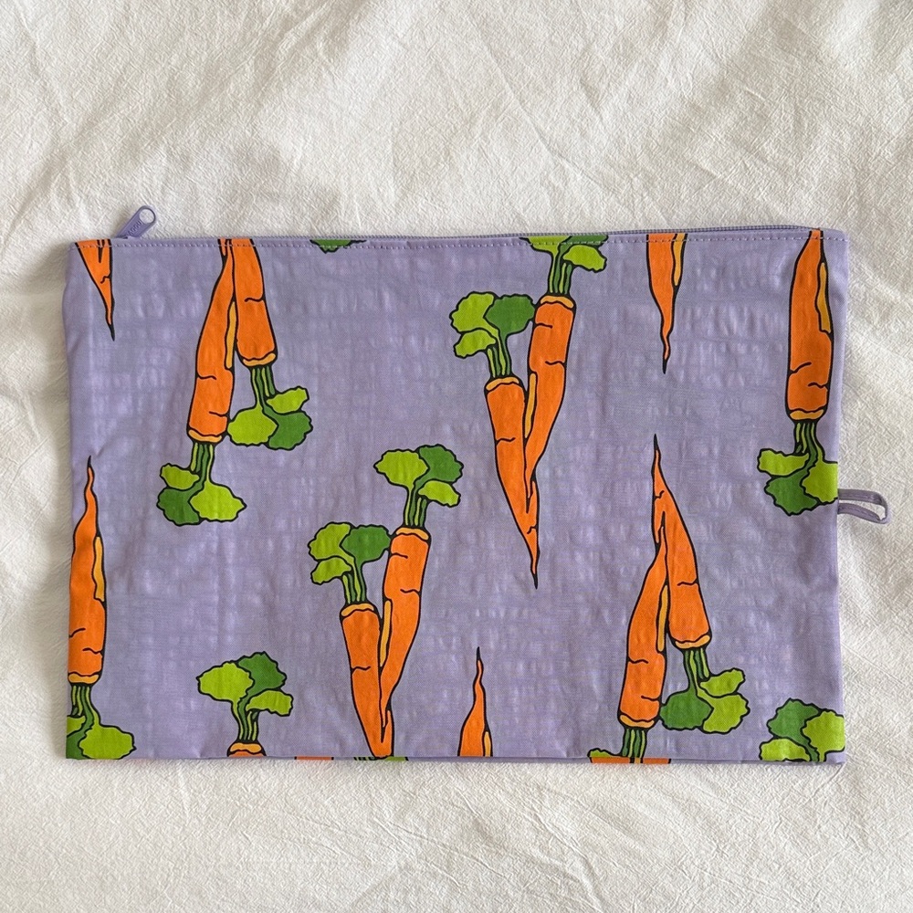 NWOT BAGGU Large Size Go Pouch from Carrots & Berries Set